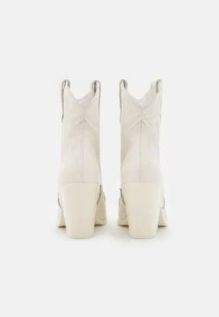 Aldo NURODEO FLEX - Cowboy-/Bikerstiefelette - White -Aldo Verkaufsgeschäft 954303ec5f6a470ea8cefbf1012448f9