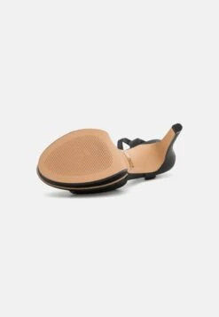 Aldo High Heel Sandalette - Black 10 Aldo High Heel Sandalette - Black -Aldo Verkaufsgeschäft ad0b70b009f0466698fc5f0c58d6b340